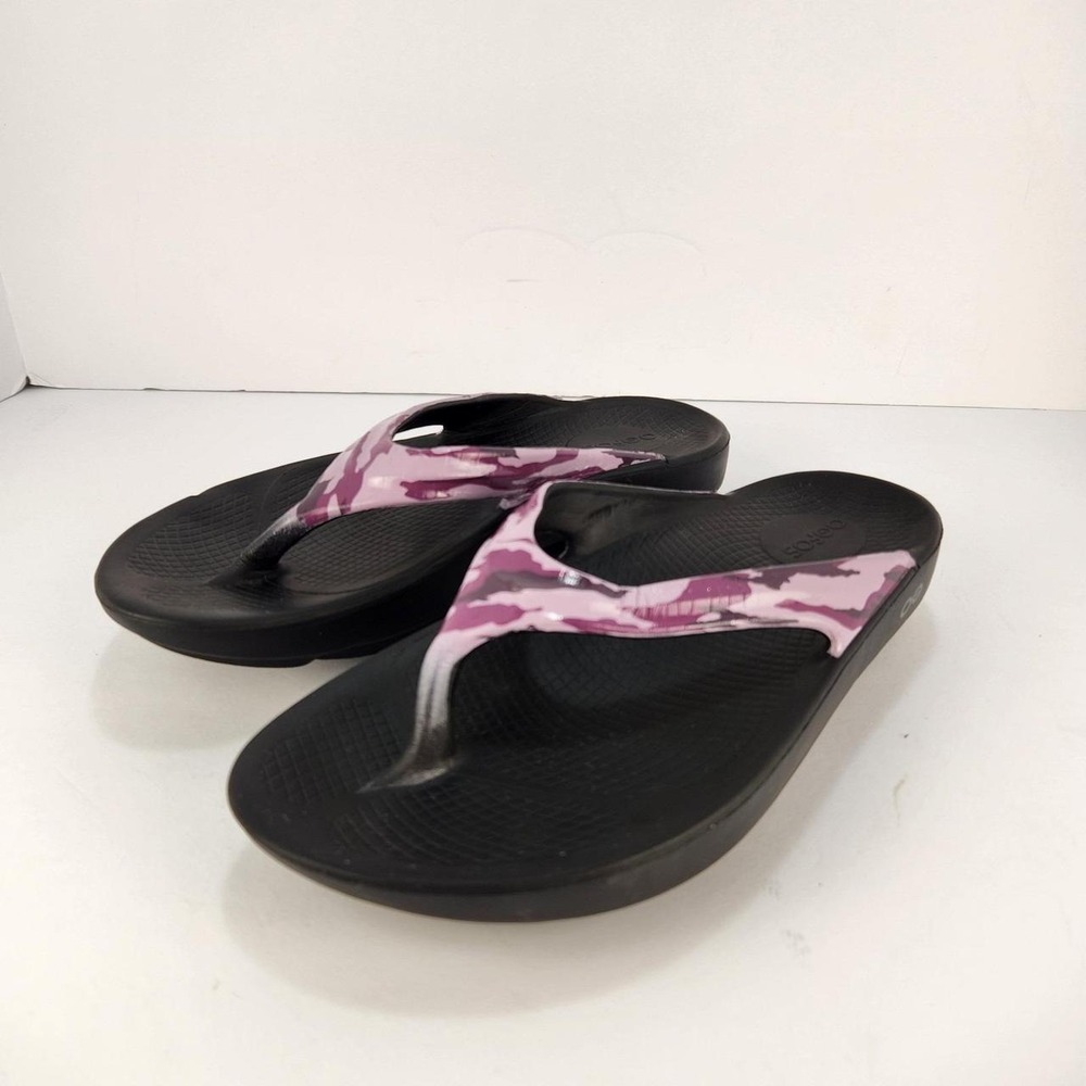 OOFOS OOlala Women's Flip Flop Sandals Black Purple Camo Size W7 Arch Support